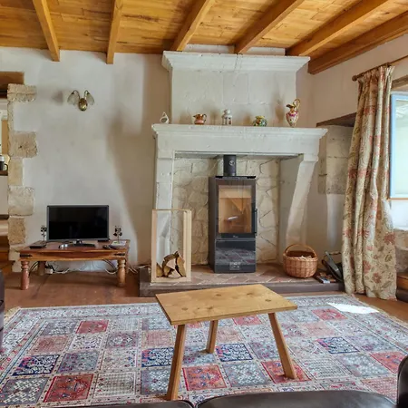 Ecossais Du Bourg By Interhome Tatil Evi Rioux-Martin